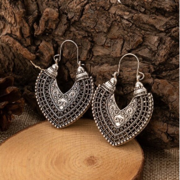 š2/$25 - Bohemian Hollow Out Dangle Earrings (antique silver tone)
